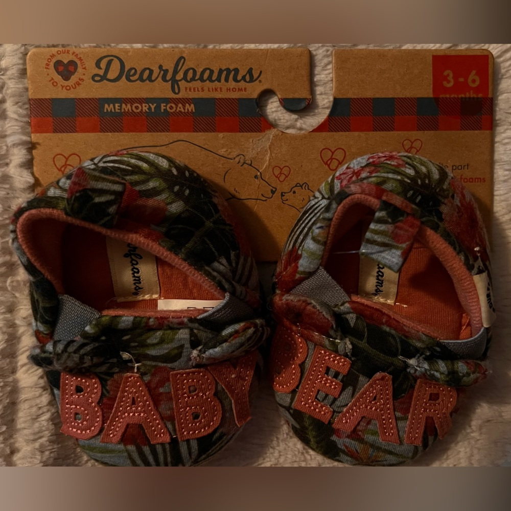 Dearfoam Memory Foam “Baby Bear” slippers with pink lettering. 3-6 month baby